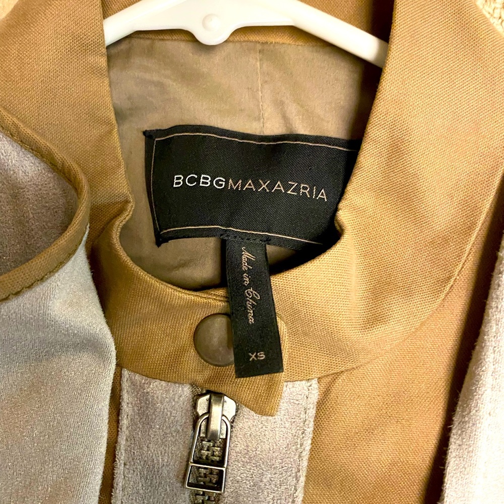 Bcbg maxazria beige Moto jacket multi fabric ,suede , twill and knit . Xs - Picture 2 of 4